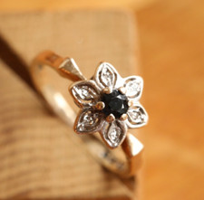 9ct Solid Yellow Gold Flower Ring Sapphire Si...