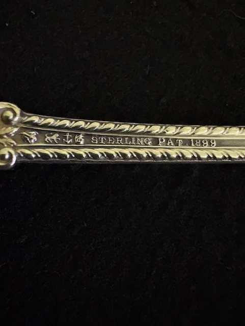 Cuchara para servir azúcar estriada Sterling Gorham Cambridge 1899 6"/.6 oz monograma "A" Foto 2 de 4