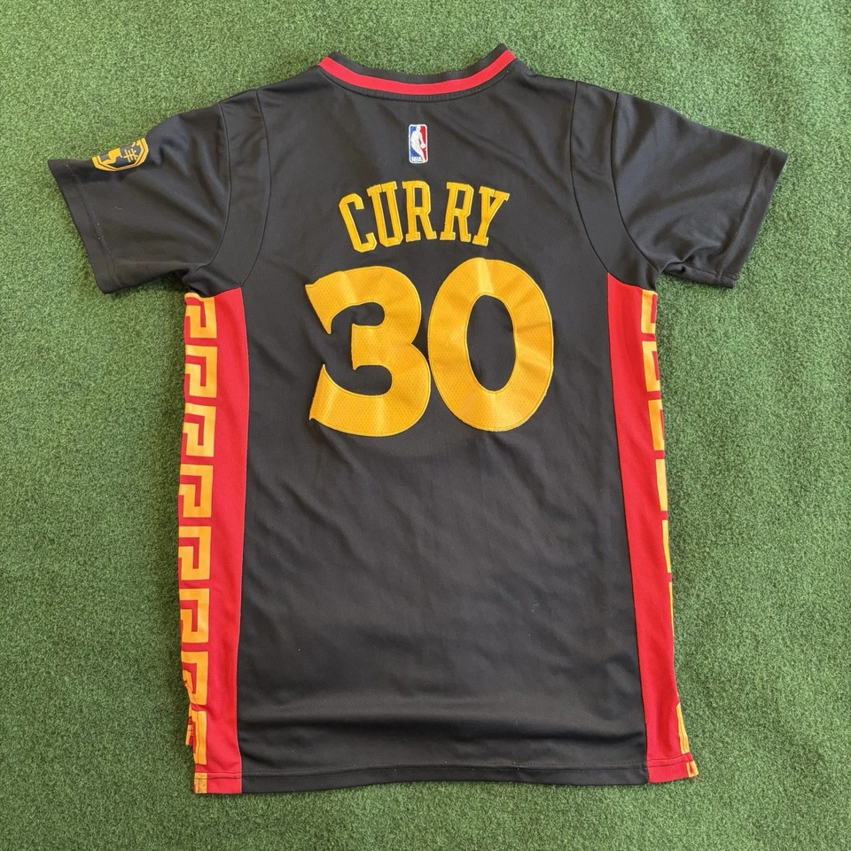 Camiseta Adidas GS Warriors Stephen Curry #30 Año Nuevo Chino Swingman Pequeña Foto 2 de 4