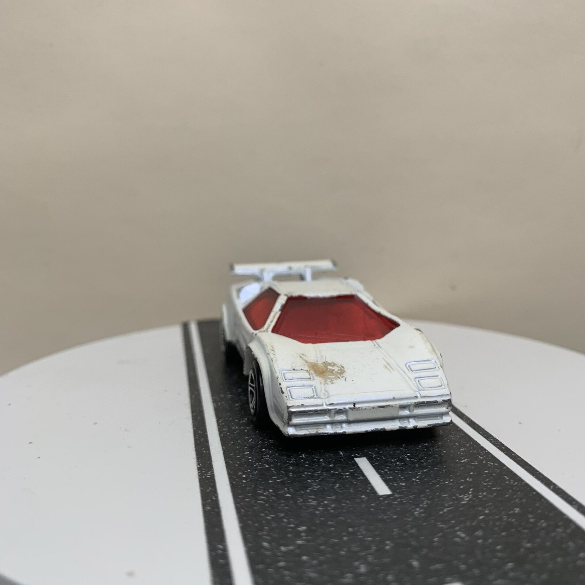 1985 Matchbox Lamborghini Countach LP500S Pearlescent White/Red