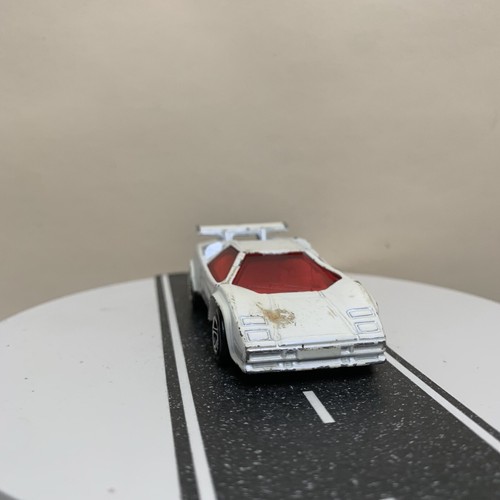 1985 Matchbox Lamborghini Countach LP500S Pearlescent White/Red Windows 1:64 VTG - Picture 9 of 14