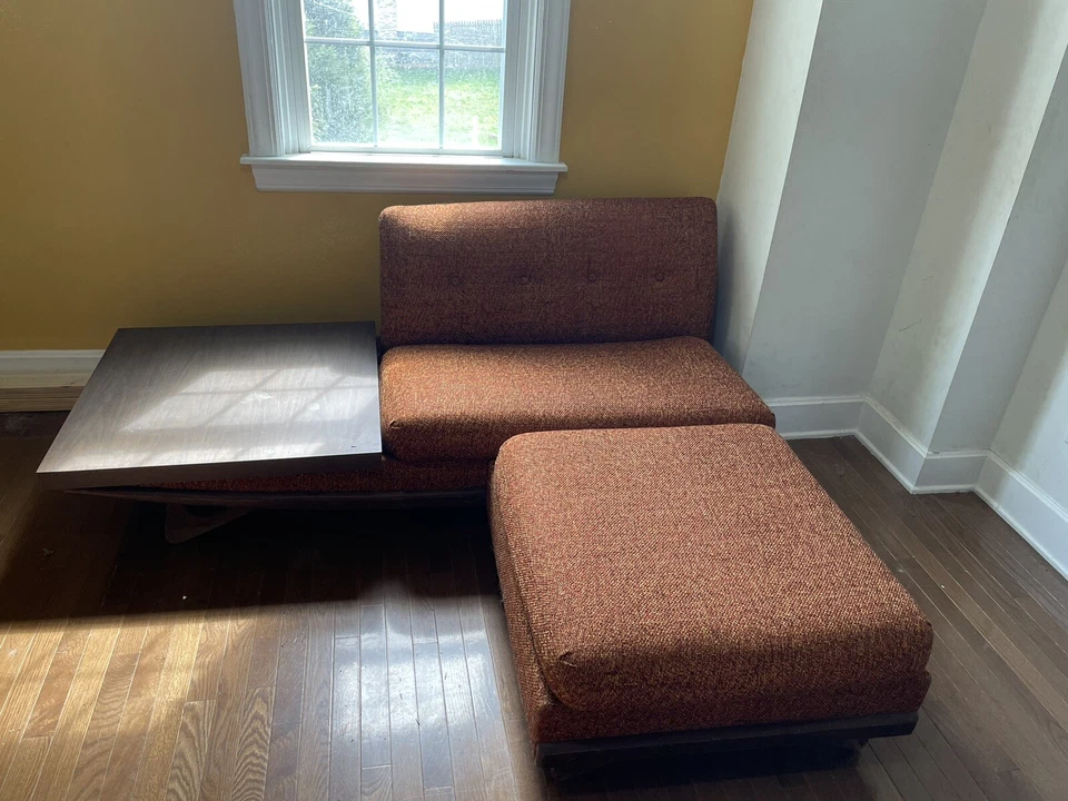 Sofá moderno Mid-Century RARO Foto 2 de 4