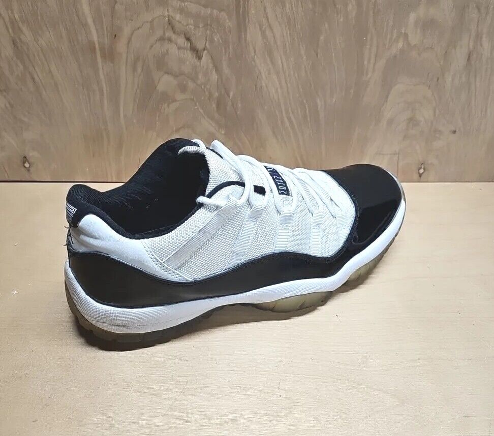 Nike Air Jordan 11 Low RETRO BRED 2012 Men's Size 11 Iconic Nike Air Jordan 11 Low RETRO BRED 2012 Men's Size 11 Iconic