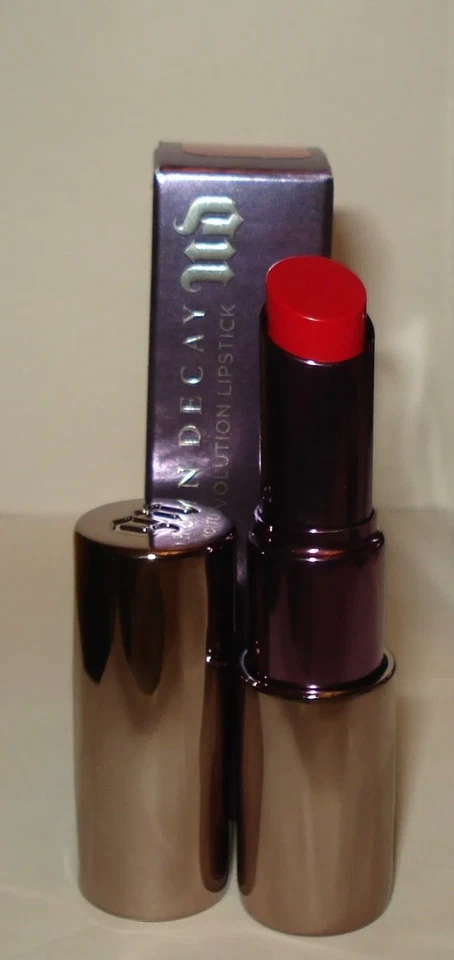 Batom URBAN DECAY MATTE REVOLUTION (ESCOLHA SEU TOM) - Novo na caixa - Imagem 2 de 2