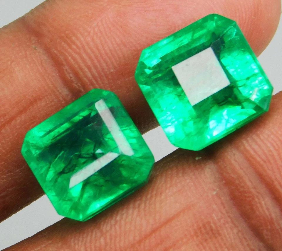 Exquisite 19.40 Ct Natural Colombian Green Emerald Certified 2 PCS Gemstone Pair - Image 4 of 4