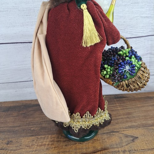 Byers Choice Caroler 2008 Santa Holding Basket of Grapes & 2 Bottles of Wine - Picture 14 of 19