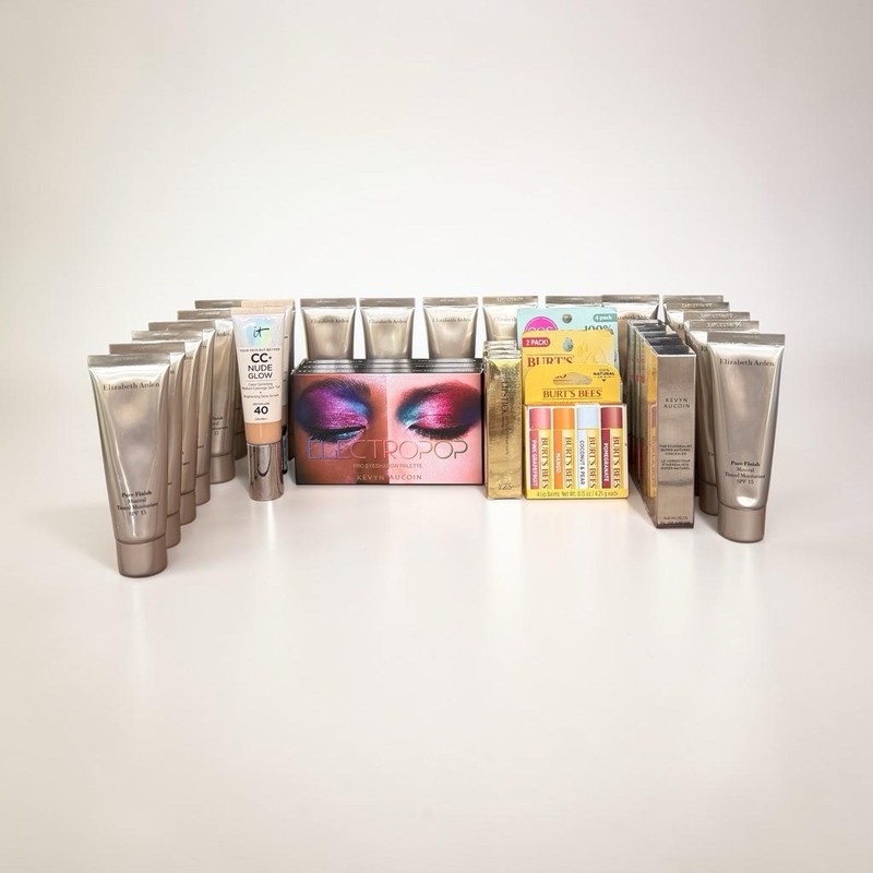 35 Pc Mixed Makeup & Lip Balm Lot - IT CC+ Kevyn Aucoin Elizabeth Arden - Rare