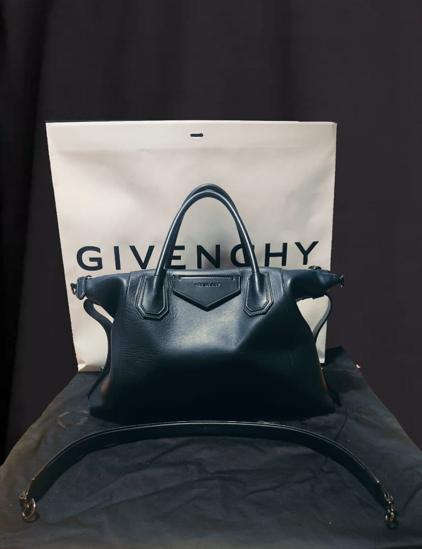 Givenchy Antigona Hand And Shoulder Bag Patent Big 2way in Givenchy Antigona Hand And Shoulder Bag Patent Big 2way in