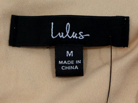 NWT LuLu&rsquo;s Ivory Lace Ruffled Romper Women&rsquo;s M V-Neck Lined Feminine Boho