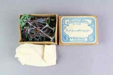 45 Vintage 1890S/1900s Hand Painted HEINRICHSEN GERMAN Tin Soldier Flats in Box