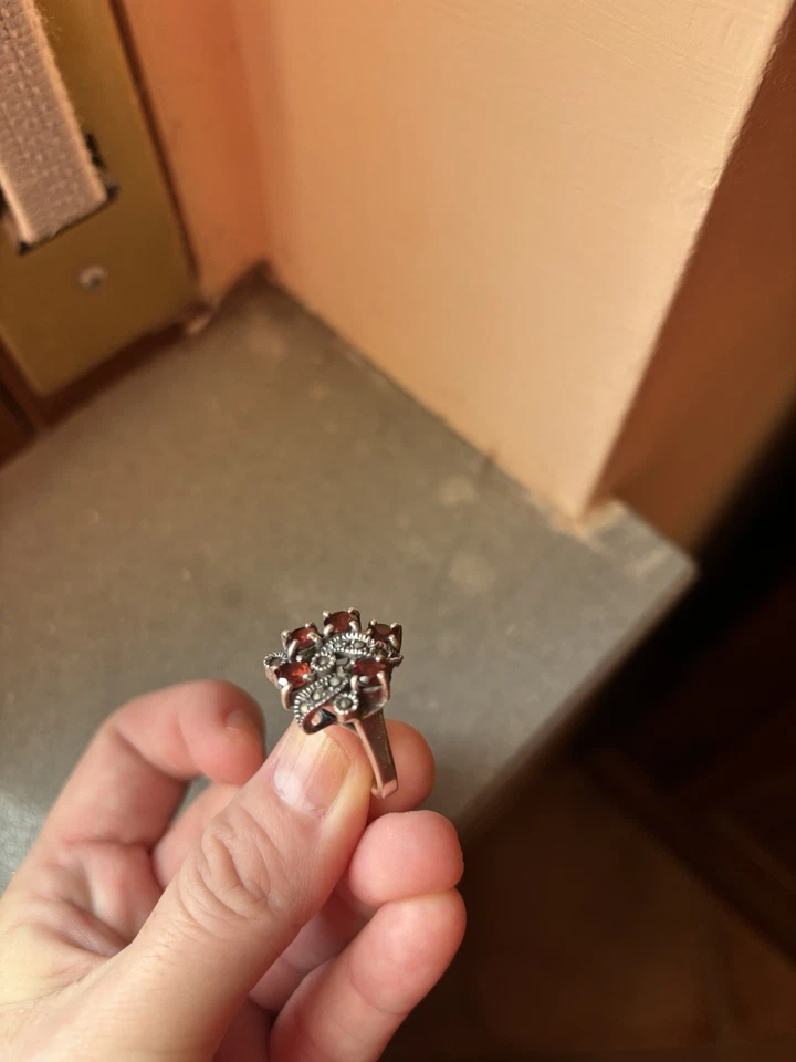 Anello in argento 925 brunito con granati naturali - Immagine 2 di 2