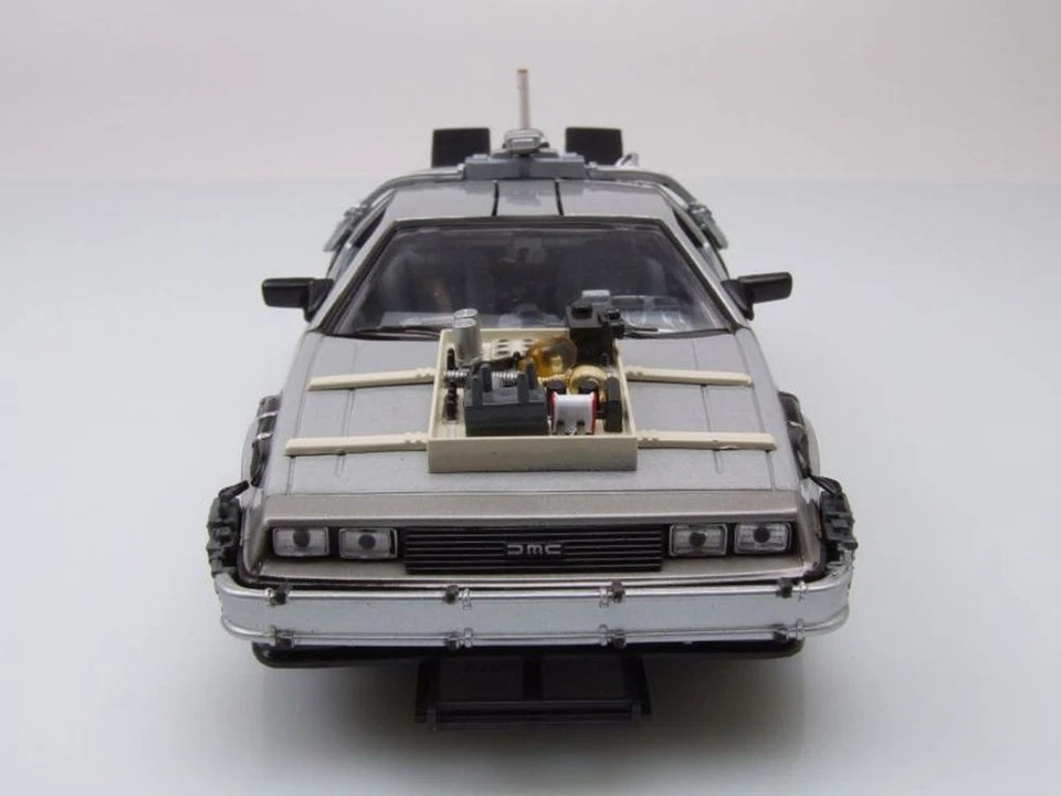 DeLorean Regreso Al Futuro Parte 3 Coche De Modelo 1:24 Welly - Imagen 4 de 4
