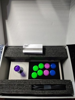 8BitDo Arcade Stick - Sanwa Joystick + Sanwa Buttons 