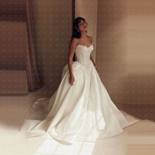 Luxury Lace Appliques Wedding Dresses A Line Sleeveless Ruffles Satin Bride Gown