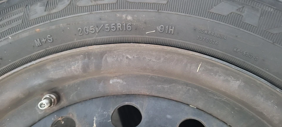 R16/205/55. JUEGO 4 neumáticos y llantas.  Foto 3 de 4