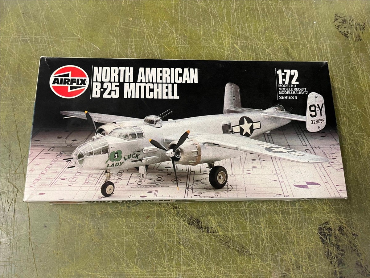 AIRFIX North American B-25 Mitchell 1/72 Model Kit 04005 1986
