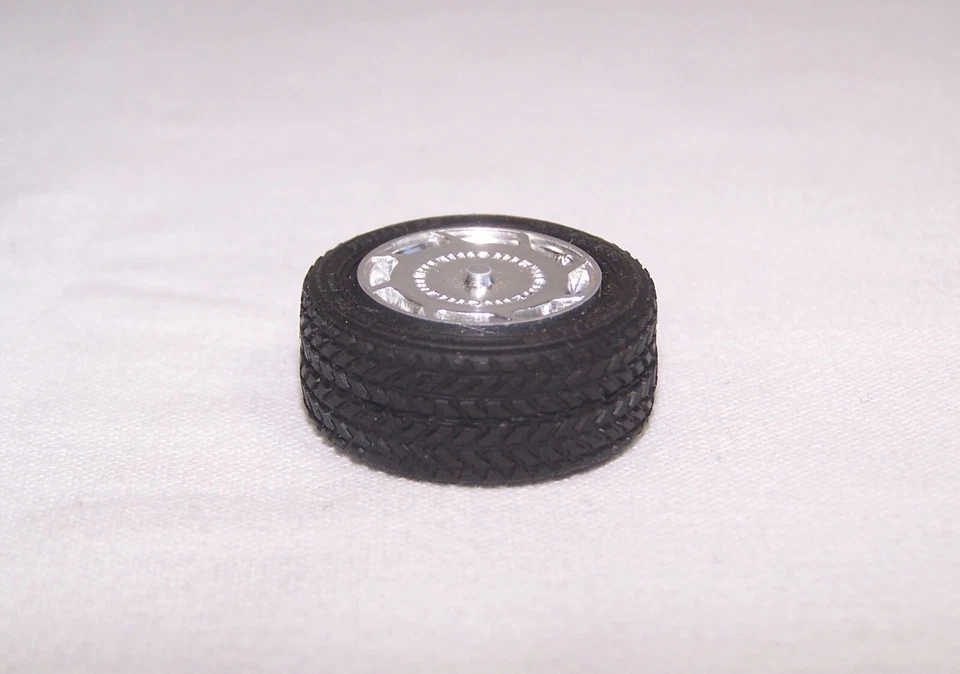 LS 1:24 Model Kit Part Set Super Volk + Treser - Räder Reifen Felgen Achsen - Bild 3 von 3