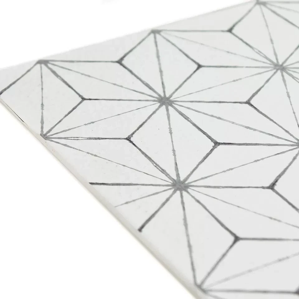 Azulejos de piso de vinilo pelar y pegar 10 piezas de mármol con patrón floral marroquí Foto 3 de 4