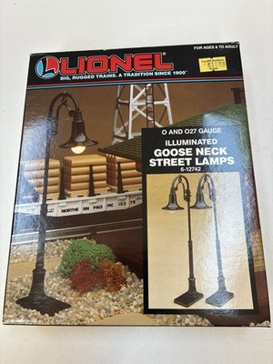 Lionel 6-12742 Goose Neck Street Lamps Illuminated O O27 Gauge NOS Open Box