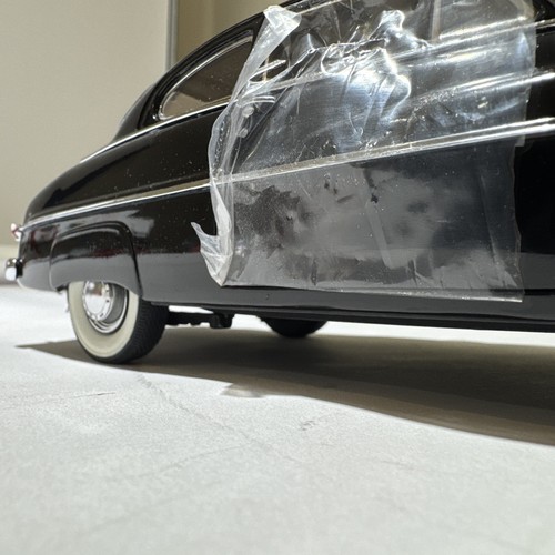 Danbury Mint 1:24 1949 Mercury Coupe Black Diecast Car w/ Box - Picture 16 of 24