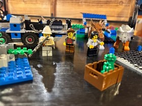 LEGO Adventurers: All Terrain Trapper (5955) - only missing a few pieces