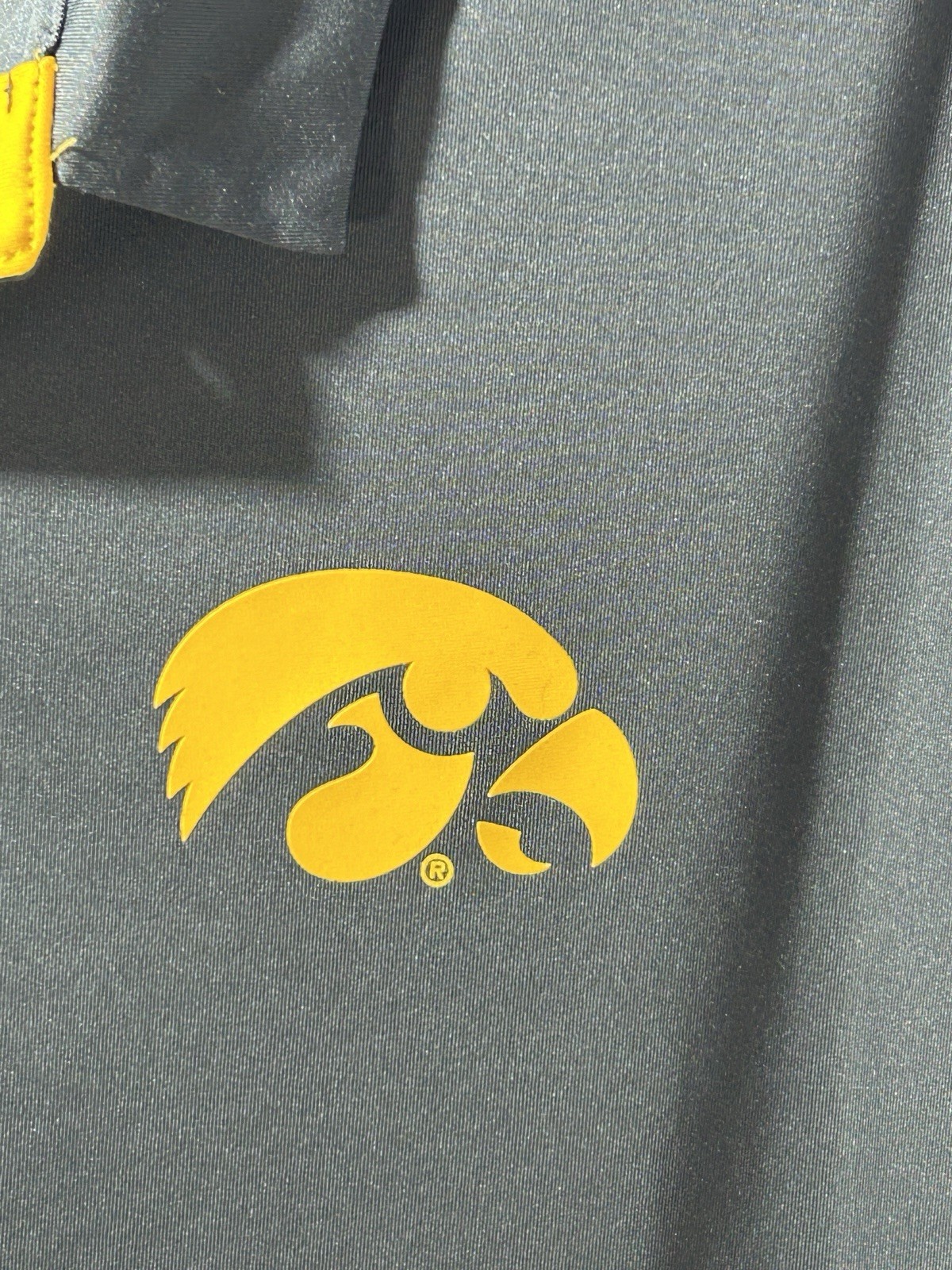 Nike Dri-Fit Iowa Hawkeyes Polo Shirt Mens Large Gray Yellow NCAA Golf thumbnail 3