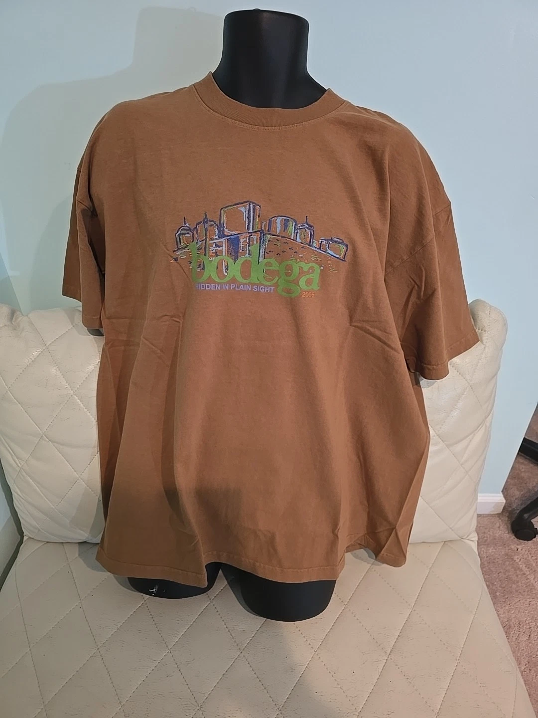 Bodega T Shirt BNWT Size XL Unisex Brown 2006 Hidden In Plain Sight
