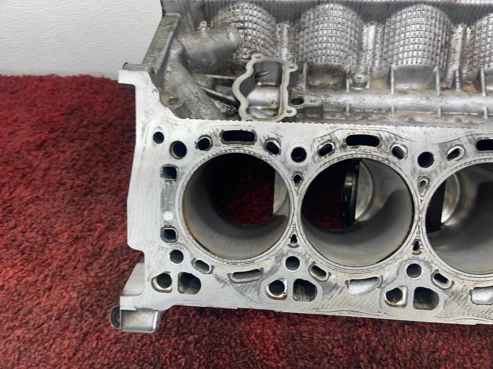 BMW F06 F12 F10 F02 F15 F16 N63N Motor Bloque de cilindros Carcasa OEM 95K Foto 3 de 4