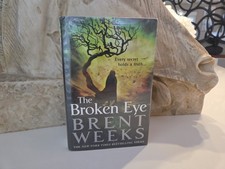 The Broken Eye 1st EDITION/ 1st PRINTING 2014 LIGHTBRINGER Series Ex Library