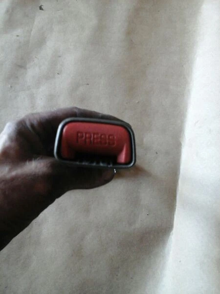 Seat Belt Front Bucket Seat Driver Buckle Fits 01-05 PT CRUISER 67373 Foto 3 de 4