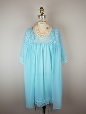 Vintage 1950's Beautiful Blue Peignoir Set Size Small Henson Kickernick