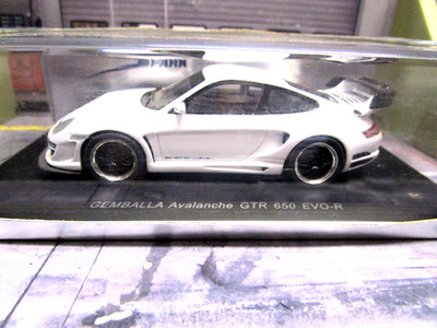 PORSCHE 911 - 997 Gemballa Avalanche GTR 650 EVO weis white S7019 Spark RAR 1:43