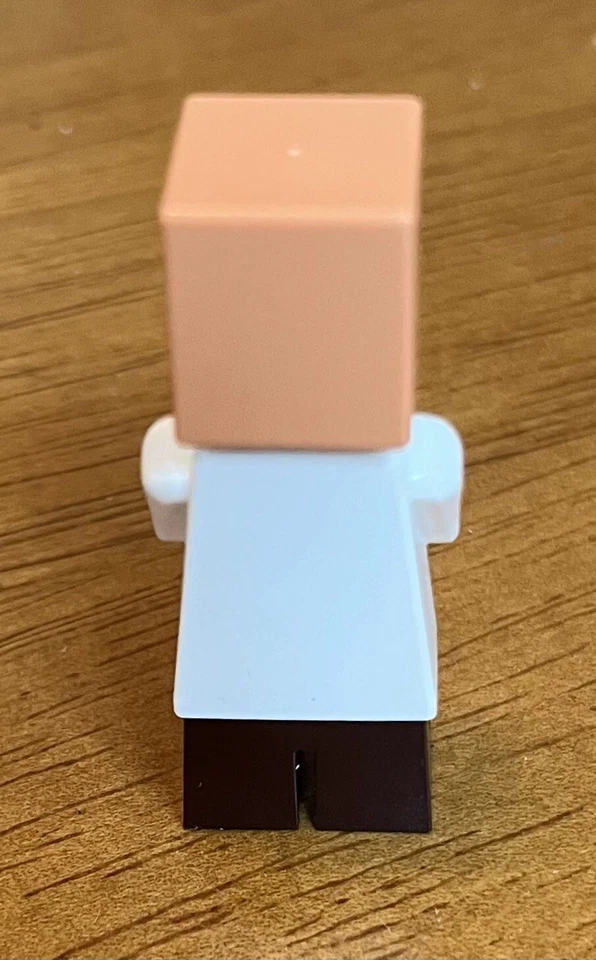 2016 Lego Minecraft Minifigure Librarian Villager (Genuine) - White Top - RARE - Image 3 of 4