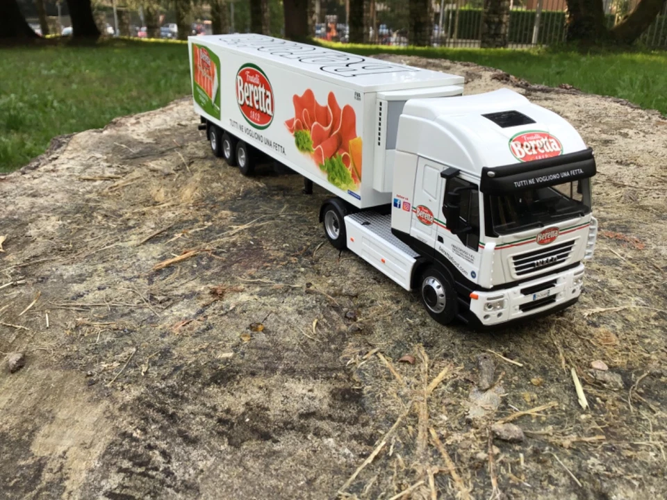 Camion Epoca IVECO STRALIS SALUMI BERETTA Vintage Truck Die Cast Model 1/43 - Immagine 4 di 4