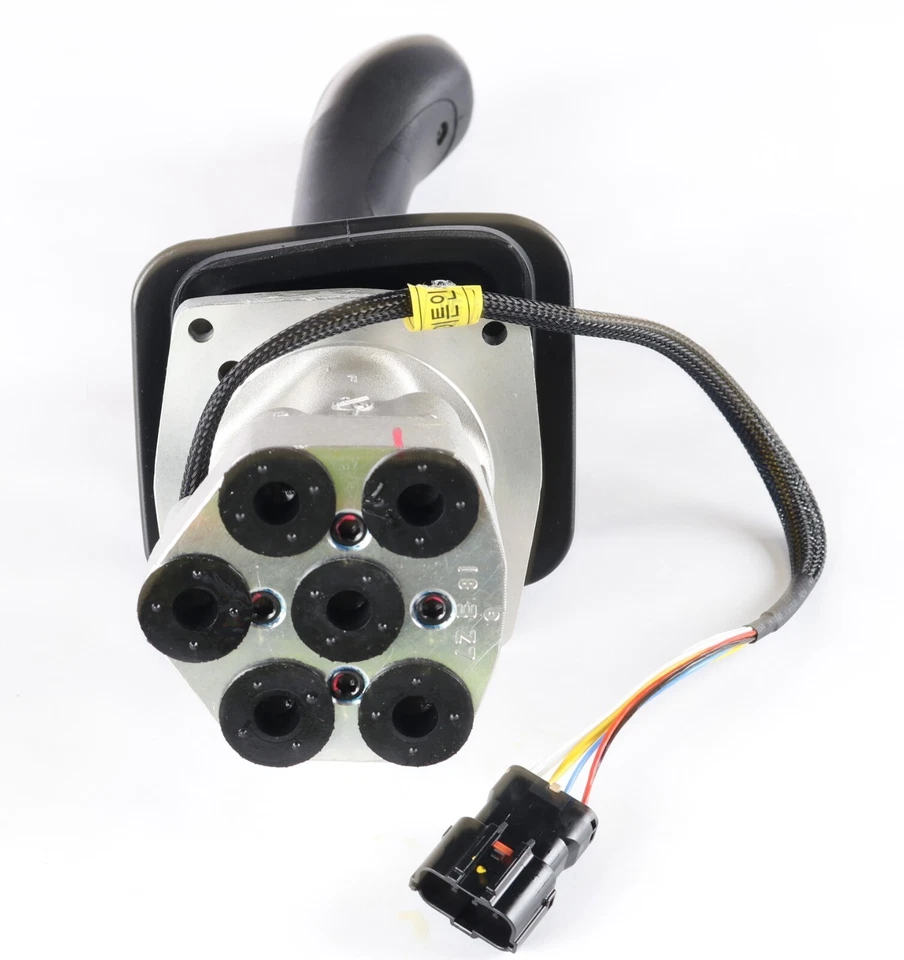 New 7311732 Bobcat Valve Joystick LH Doosan # 410113-00272 - Image 4 of 4