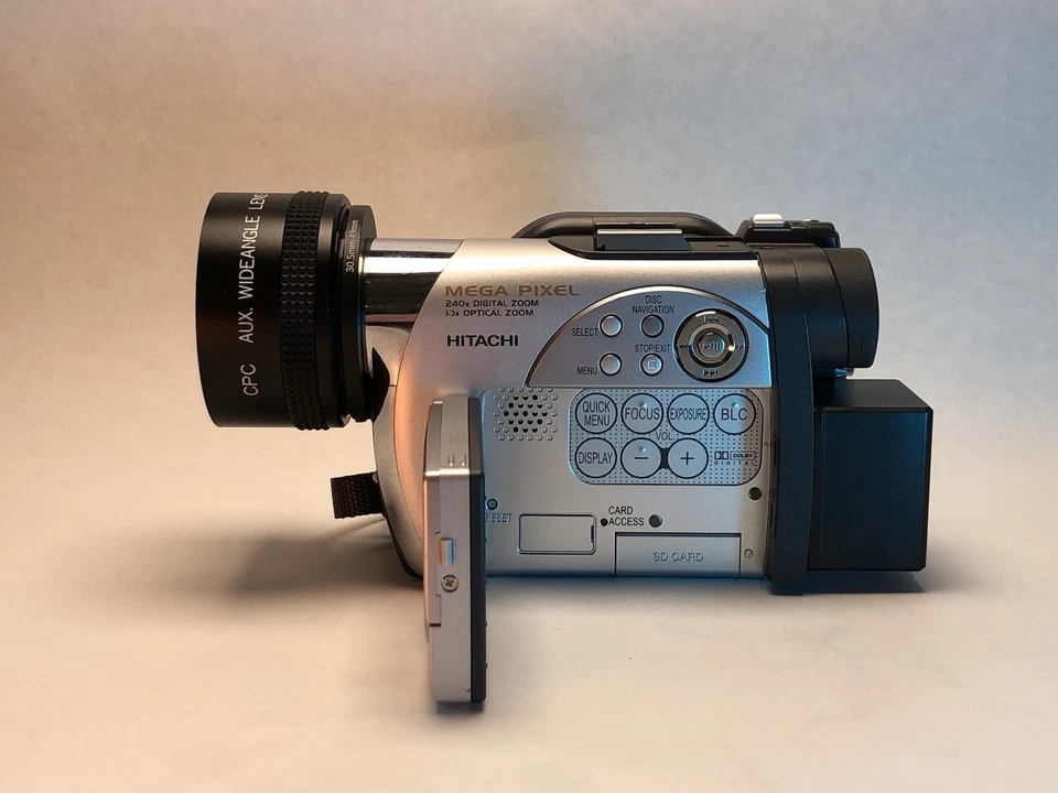 Hitachi DZ-MV780A Camcorder + Battery, Charger, DVD, Lens Cap & Wide Angle Lens - Image 4 of 4