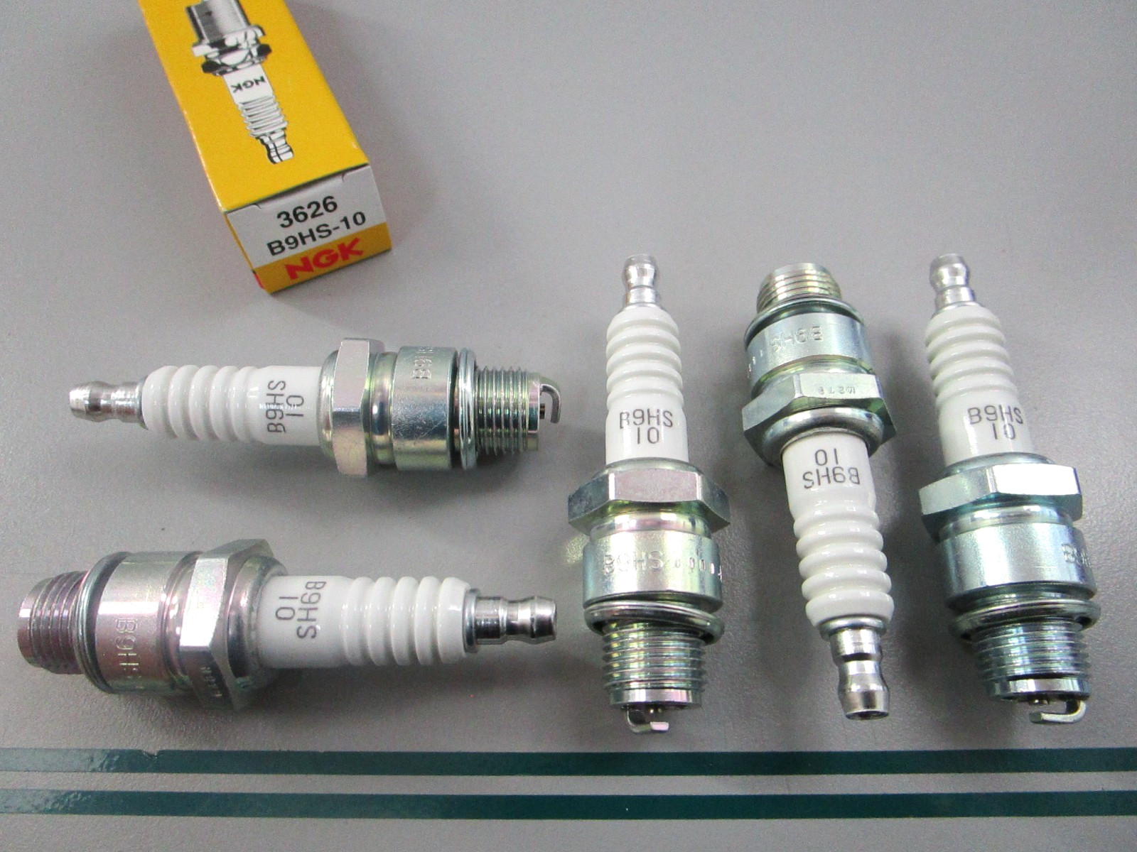 NGK NEW OEM B9HS-10 3626 Marine Spark Plug 14mm 1/2 LOT OF 5 0810
