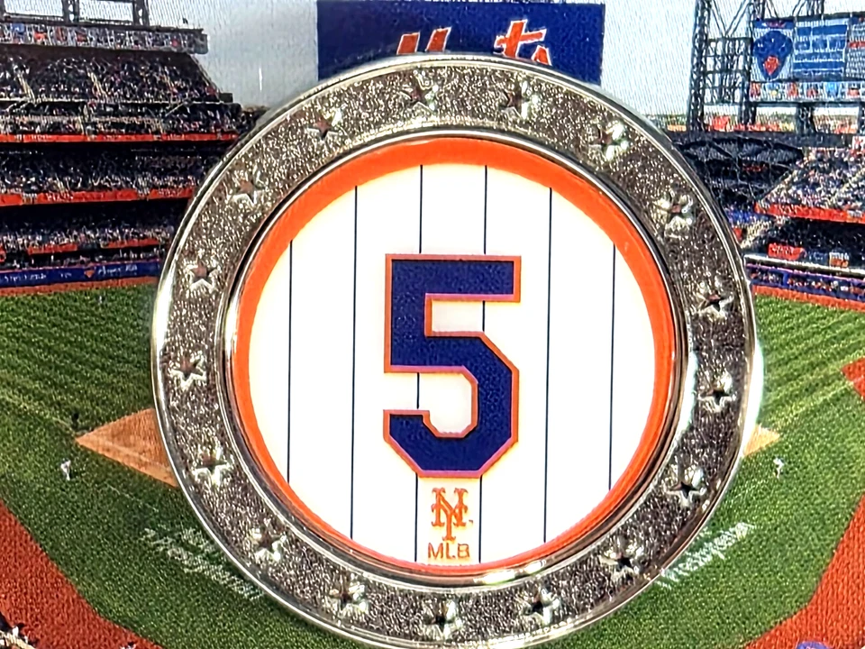 New York Mets David Wright #5 Home Jersey Retirement Pin NY Citi Field Captain - Image 2 of 2