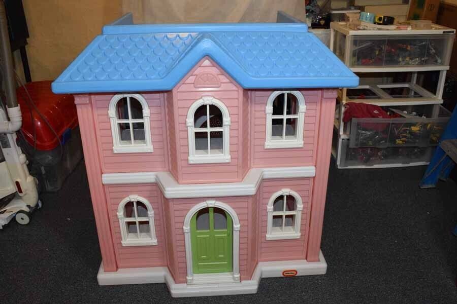 Plastic Female Barbie Doll Houses