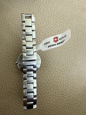 Ladies 2001 Vintage Victorinox Maverick 24522 (Gen 1) Swiss Army Watch Runs Victorinox Maverick 24522 Wrist Watch for Women for sale  main image 4