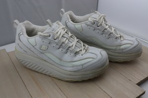 womens white sketchers