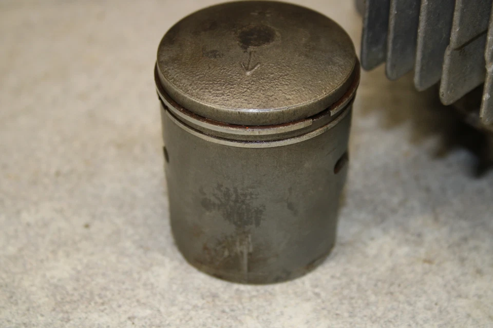 1975 Suzuki TS75 Colt ENGINE MOTOR CILINDRO FURO JARRO E 47.2mm PISTÃO 1071.XW - Imagem 2 de 4