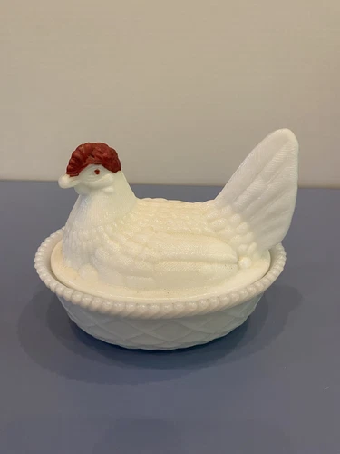 VINTAGE Westmoreland Milk Glass Hen/Chicken On A Nest 2 Piece Candy Dish 5.5"L