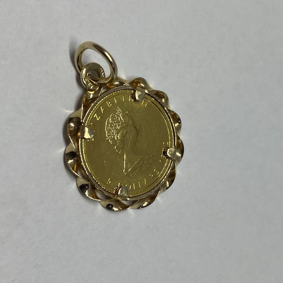 1982 Canada $5 1/10 oz Gold Maple Leaf Coin in 14K Bezel Pendant .9999 Fine - Image 3 of 4