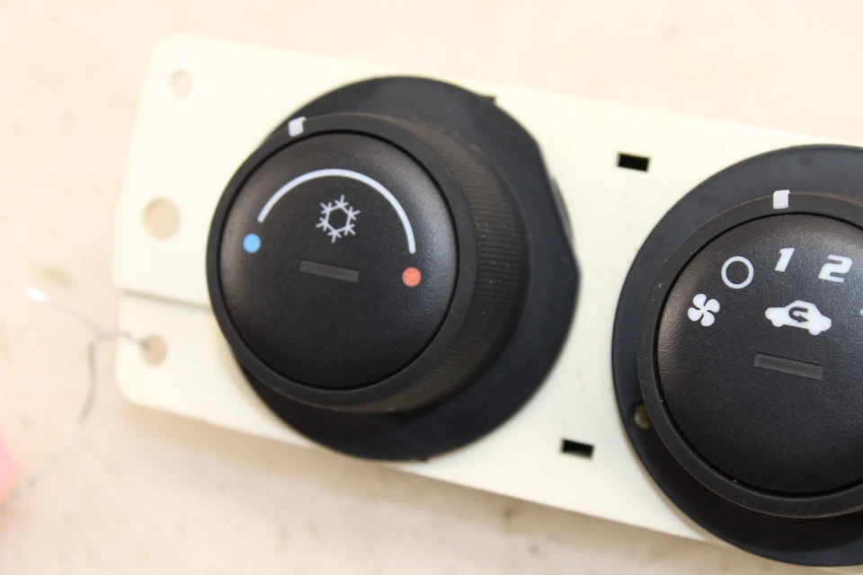 Interruptor de control de clima Pontiac Solstice 2006-2009 15865389 OEM NA91 Foto 4 de 4