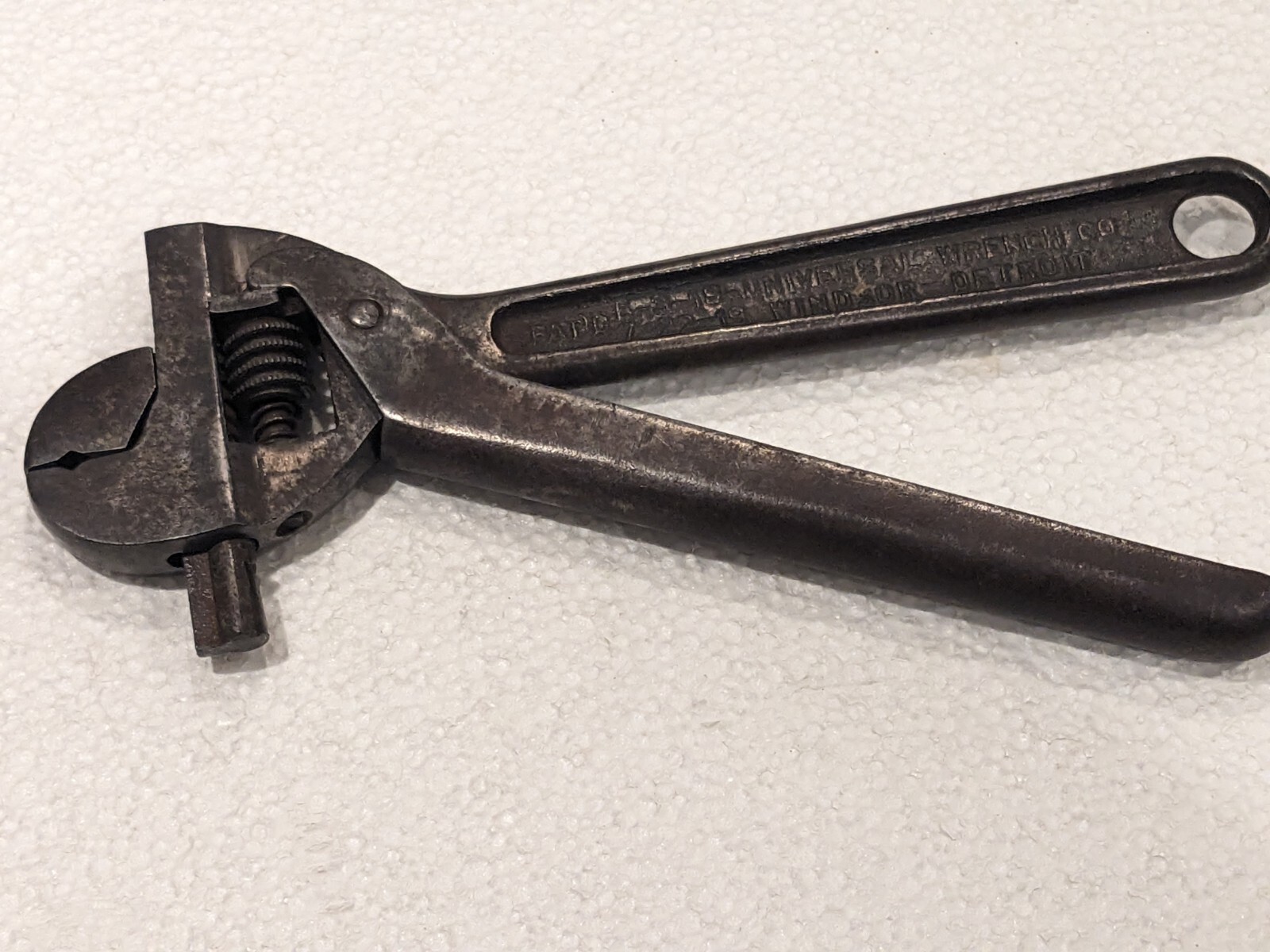 vintage tool 8" Universal Wrench Co Lever Handle adjustable wrench good