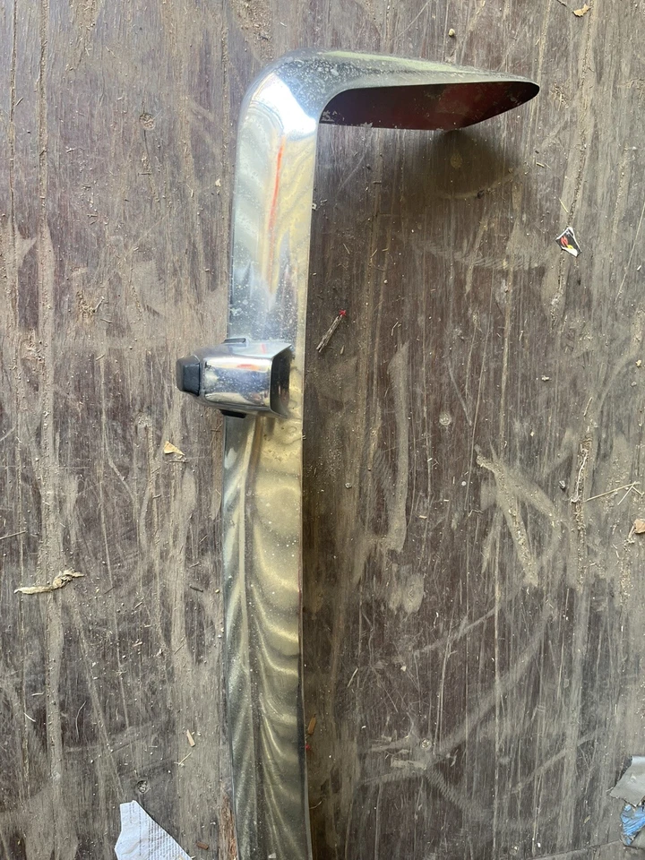 Parachoques delantero con soportes Consul Capri; buen estado Foto 4 de 4