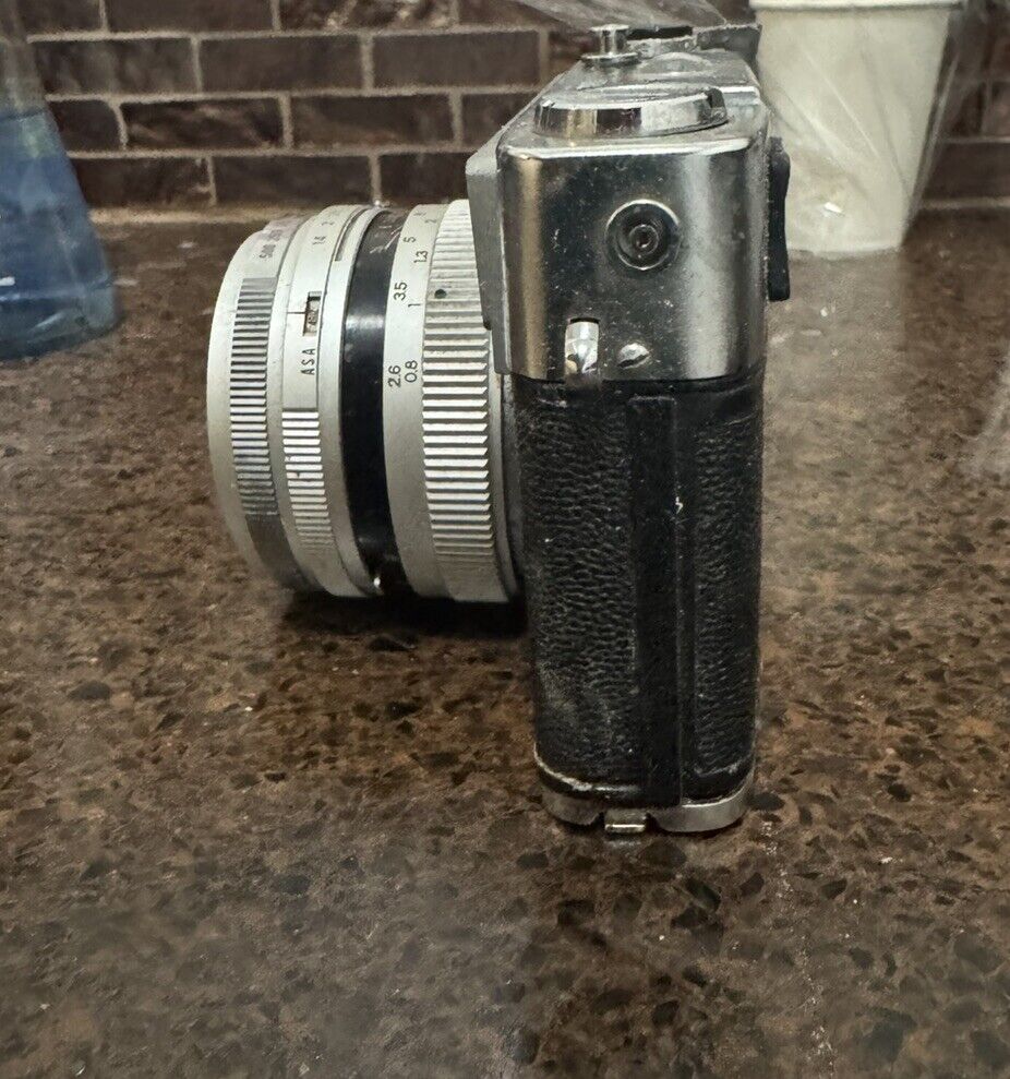 Yashica Lynx 14E 35mm Rangefinder Film Camera for sale Yashica Lynx 14E 35mm Rangefinder Film Camera for sale