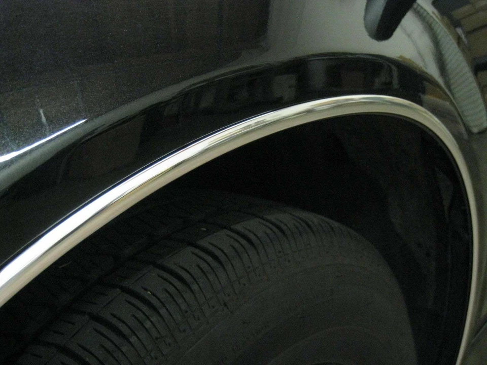 chrysler SEBRING PACIFICA ASPEN Town&Country WHEEL WELL Trim molding - Image 2 of 3