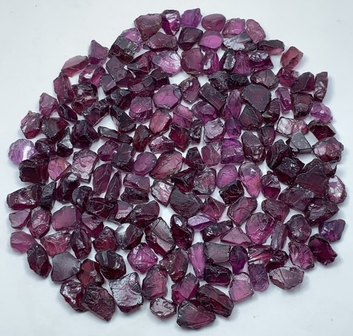 504 Carats Facet Grade rough Pinkish Purple Garnets From Tanzania, For lapidary - Picture 4 of 5
